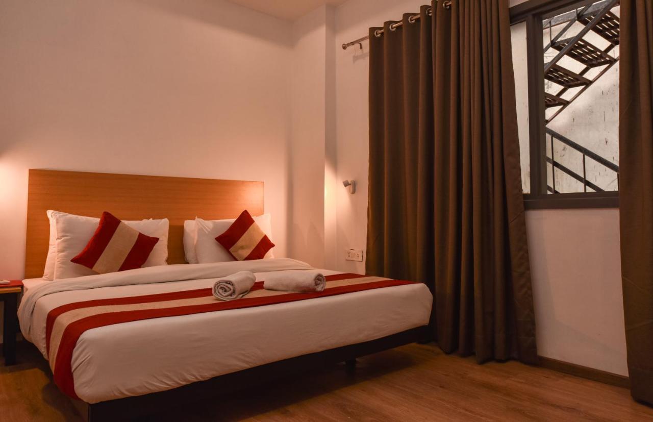 Hotel Red Saffron New Delhi Buitenkant foto