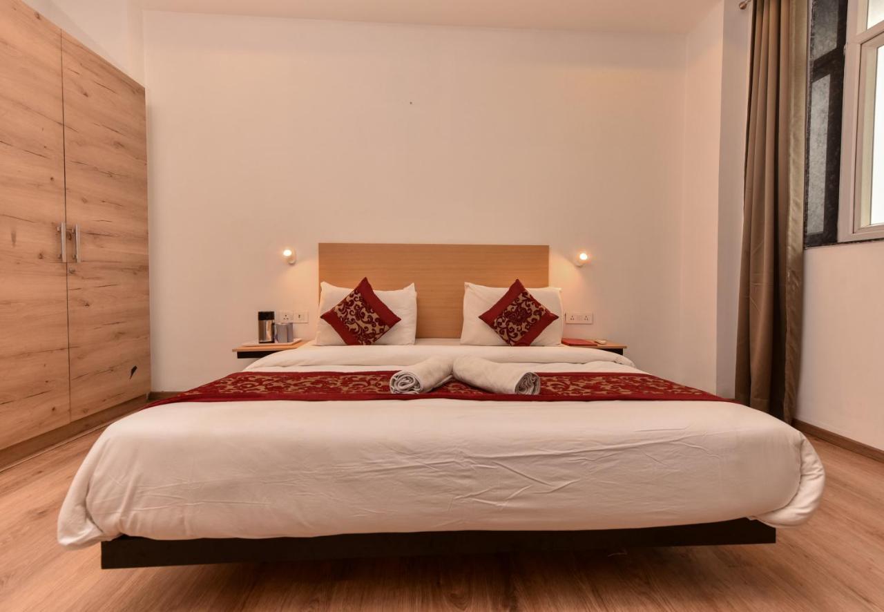 Hotel Red Saffron New Delhi Buitenkant foto