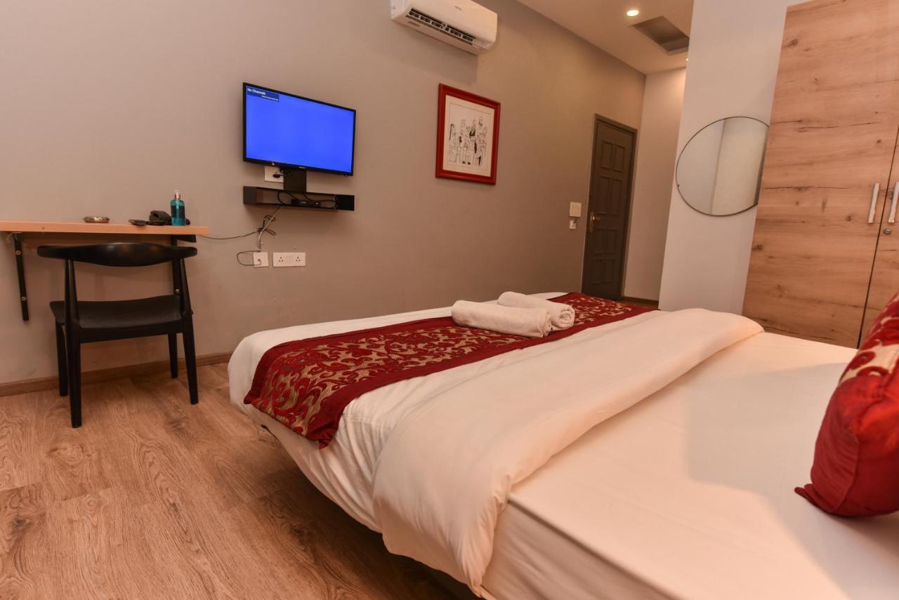 Hotel Red Saffron New Delhi Buitenkant foto