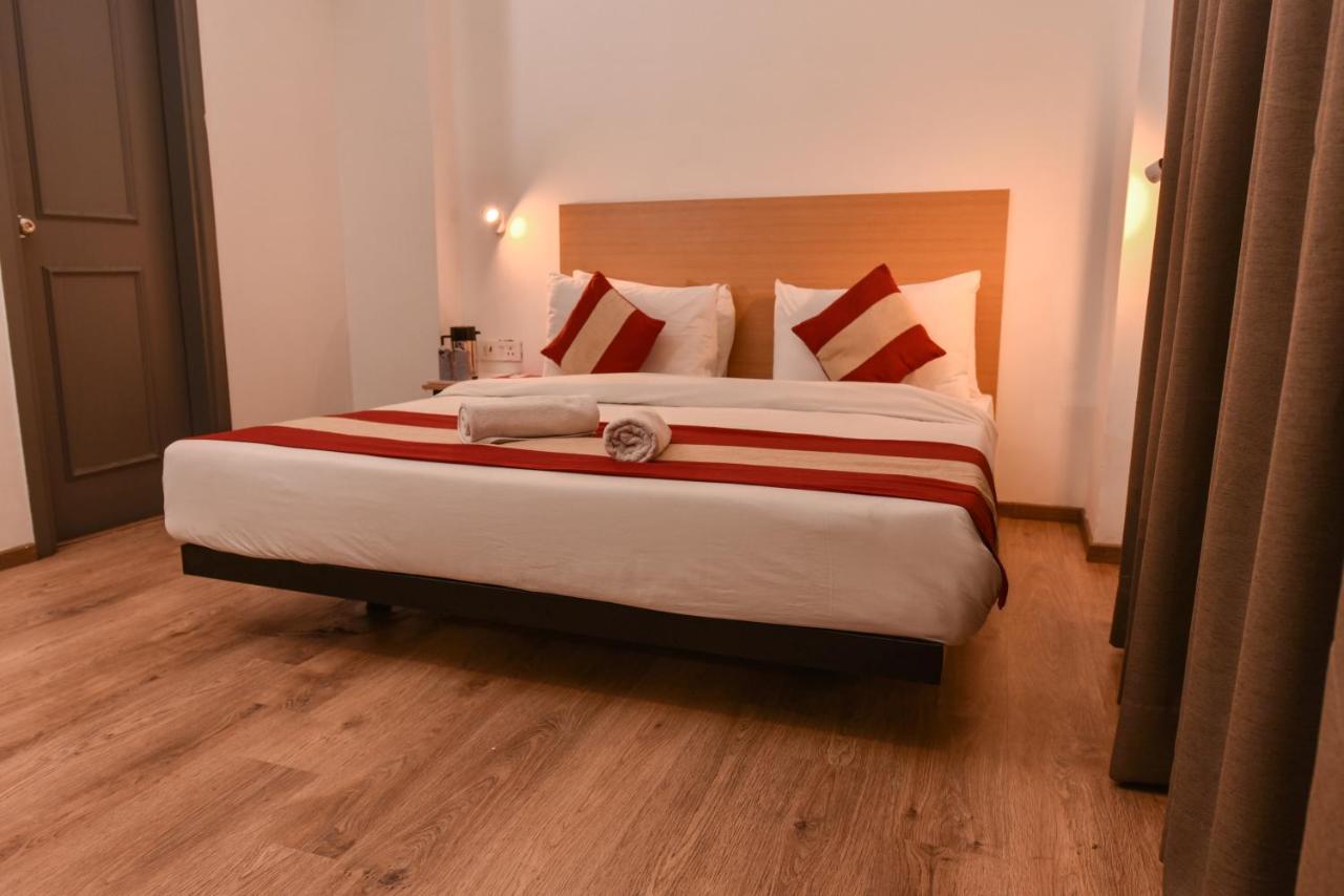 Hotel Red Saffron New Delhi Buitenkant foto